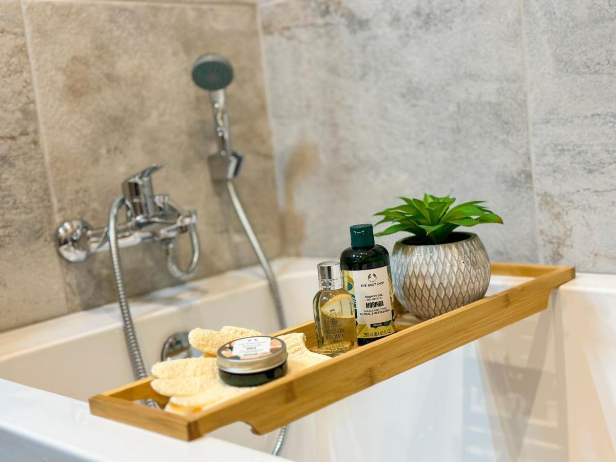 Honeycomb Designer Apartment セント・ポールズ・ベイ エクステリア 写真