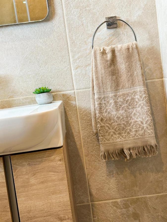 Honeycomb Designer Apartment セント・ポールズ・ベイ エクステリア 写真